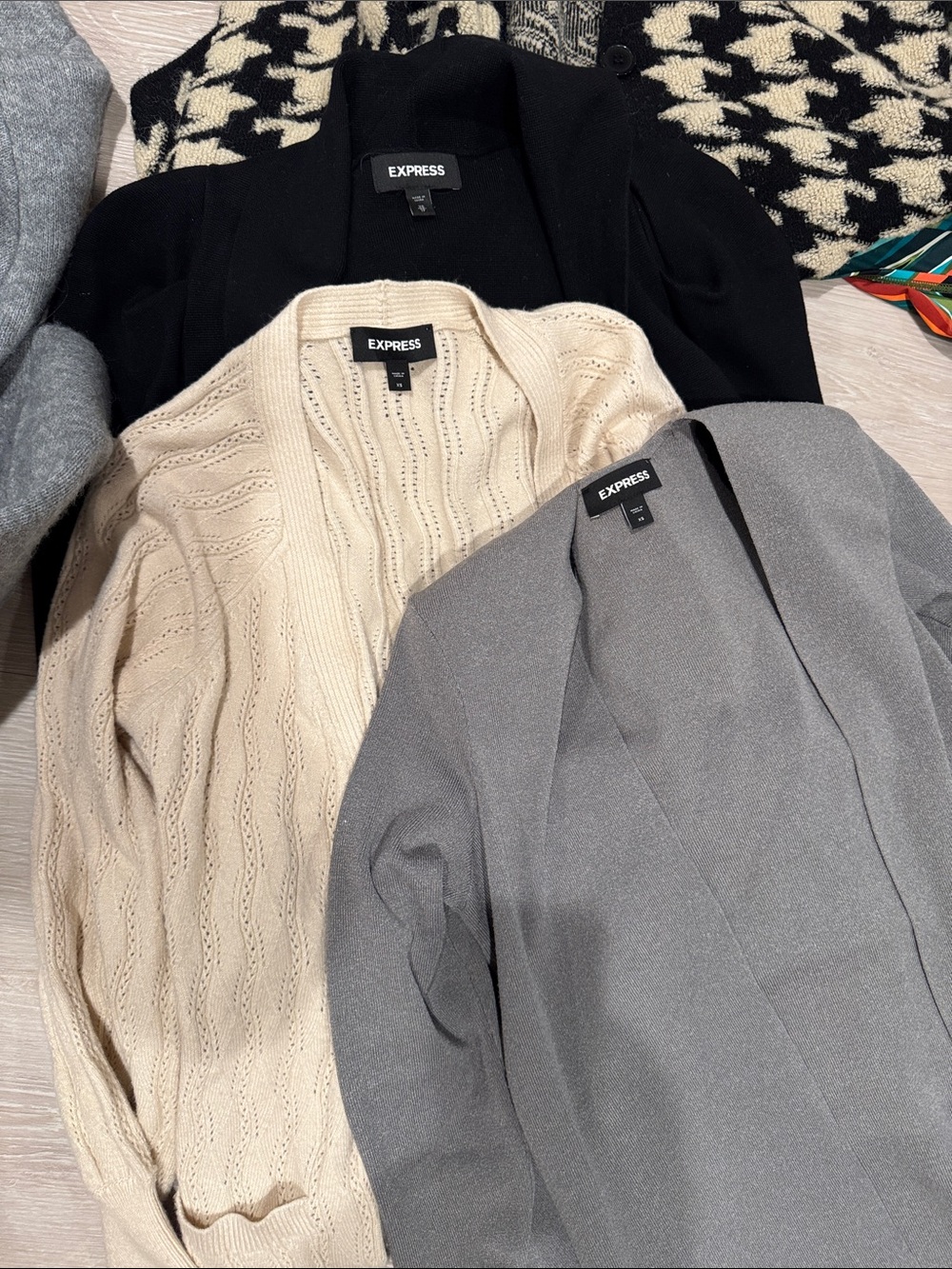 Cardigans - Picture 3 of 6